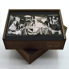 Cargar imagen en el visor de la galería, &quot;GUERNICA&quot; Rompecabezas de Madera: Picasso *Edición Figurines*